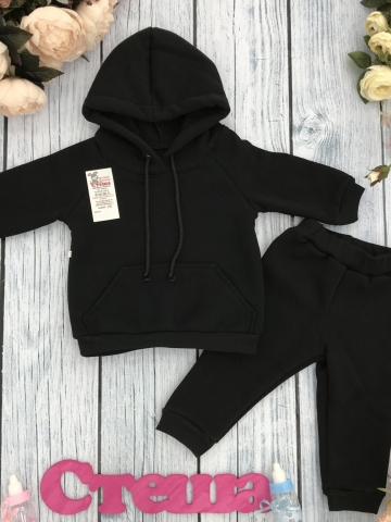 Купить оптом 296-Ч. Свитшот с капюшоном + Штаны, хлопок 65%, 35% ПЭ, 3-х нитка (начес) черный 122,128,134,140 в Камышине
